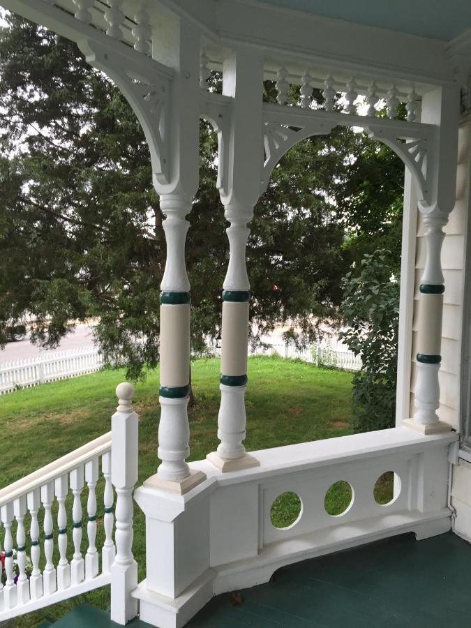 The Victorian On Main Bed & Breakfast Fairfield Exterior photo